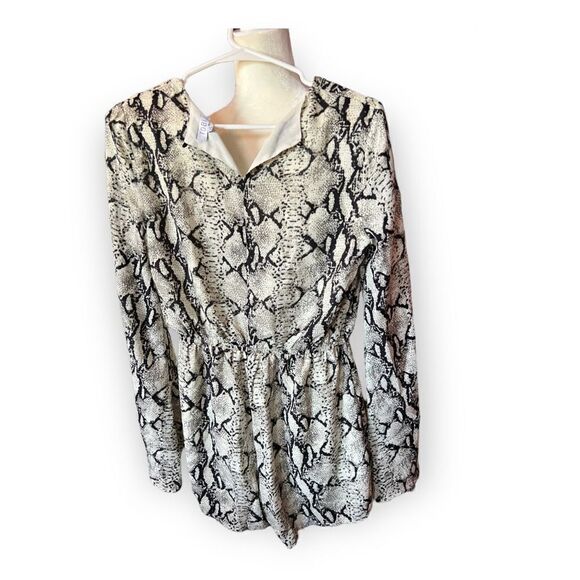 Tobi Snake Print Romper - Picture 2 of 5